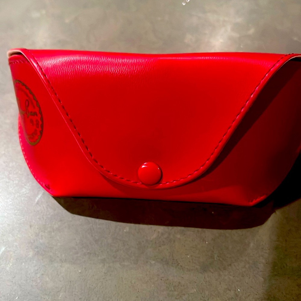 Brand new men’s Ray Ban sunglasses. Never worn.